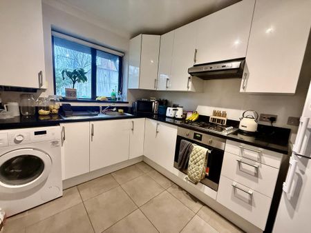 2 bedroom terraced house to rent - Photo 4