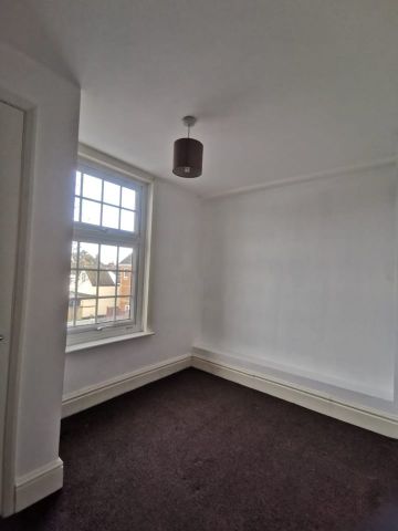 1 Bed Flat, Chatham Street, RG1 - Photo 2