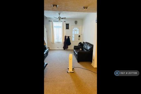 4 bedroom terraced house to rent - Photo 2