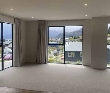 Brand New Stunning Wanaka Rental Home - Photo 2
