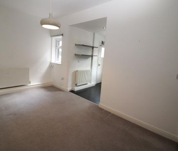 2 bedroom terraced house to rent - Photo 3
