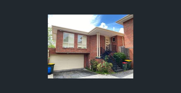 Light-filled Living in a Quiet, Convenient Pocket - Photo 1