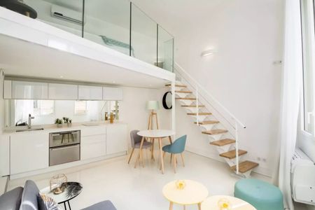 LOCATION SAISONNIÈRE - BEL APPARTEMENT AVEC MEZZANINE - Photo 3