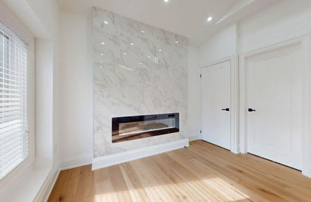 For Lease - 12 Kemano Street Unit# Unit 3, Aurora, Ontario - Photo 4