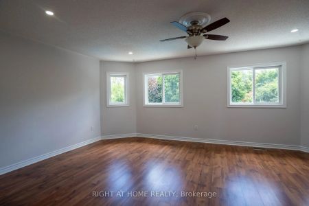 Property For Lease | W9007939 - Photo 4