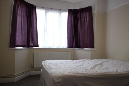 6 bedroom semi-detached house to rent - Photo 5