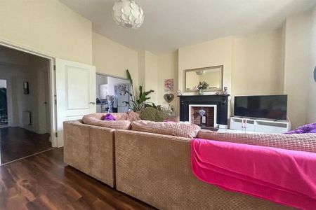 Flat 1, 47 Ashley Avenue, Belfast, BT9 7BT - Photo 2