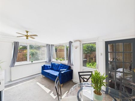 4 bedroom terraced house to rent - Photo 2