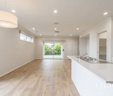 14 Hillview Road, GREENVALE - Photo 2