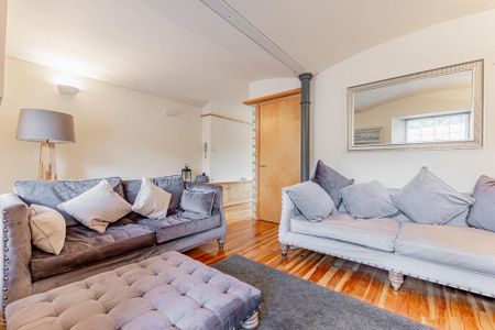 4 bedroom townhouse to rent - Photo 5