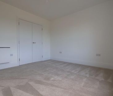 4 bedroom detached house to rent - Photo 3