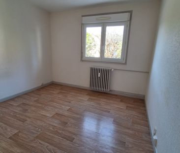Location - Appartement T4 - 74 m² - Baume-les-Dames - Photo 3