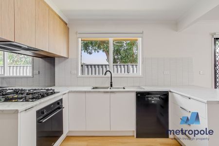 2/51 Storey Road, RESERVOIR, VIC - Photo 2