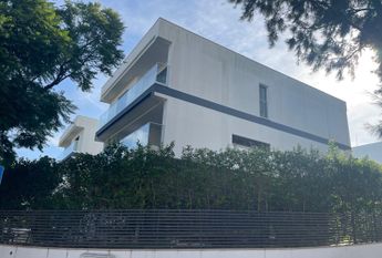 Moradia isolada T4+1 para arrendamento no Alto da Barra em Oeiras