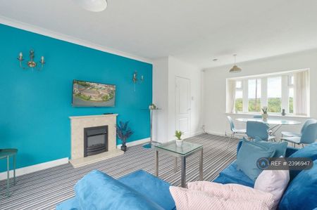 3 bedroom semi-detached house to rent - Photo 4