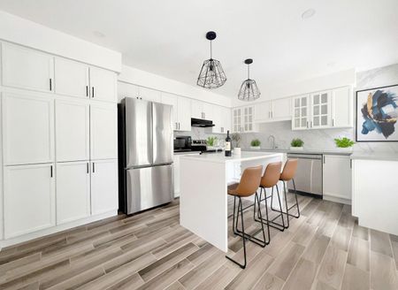 For Lease - 5617 Thorn Lane, Burlington, Ontario - Photo 2