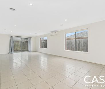 30 Fernisky Drive, Cranbourne East - Photo 2