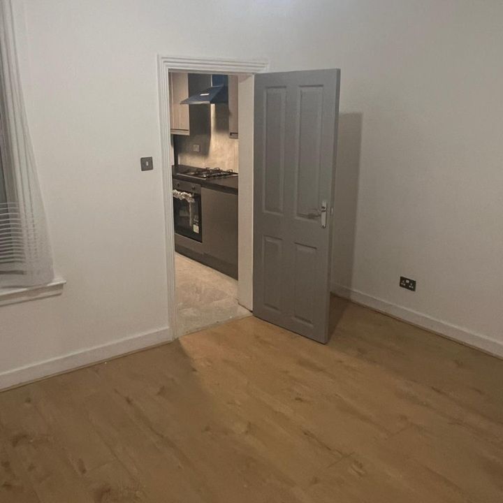 4 Bed Detached House, Grenadier Street, E16 - Photo 1