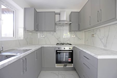 Price £1,750 pcm - Available Now - Unfurnished - Photo 3