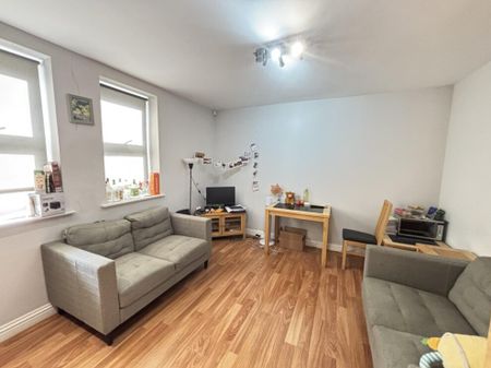 79 Flat 2 Brudenell Grove, Leeds, LS6 1HR - Photo 4