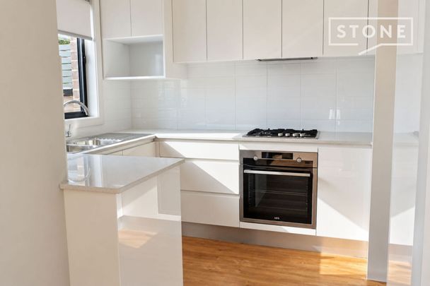 Terrific townhouse in the heart of everything that Warners Bay and the foreshore has to offer. - Photo 1