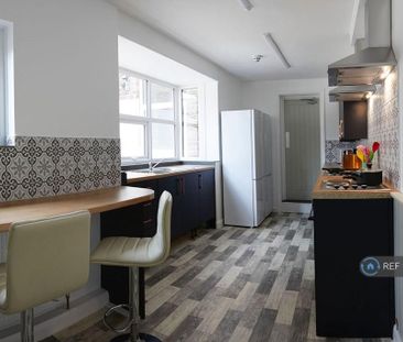 1 bedroom in a house share to rent - Photo 6