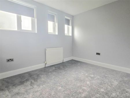 3 bedroom apartment to rent - Photo 3
