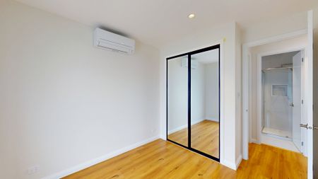 Where Light, Luxury and Location Unite - Photo 3