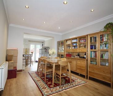 3 Bedroom House - Terraced To Let - Photo 3
