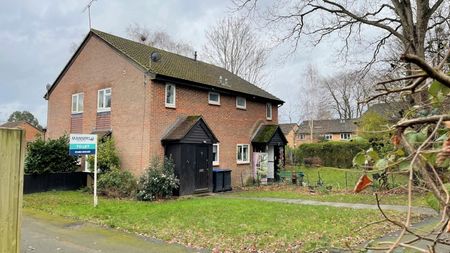 Goldsworth Park, Woking - Photo 5