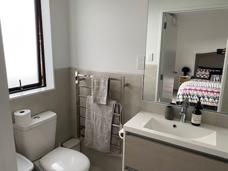 Fantastic in Hobsonville! - Photo 4