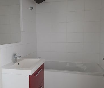 Location Appartement 2 pièces 38m² CHARLIEU 42190 - Photo 6