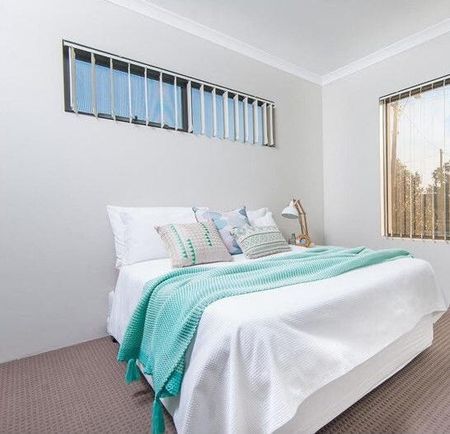 Modern apartment close to Belmont shopping centre - Photo 4