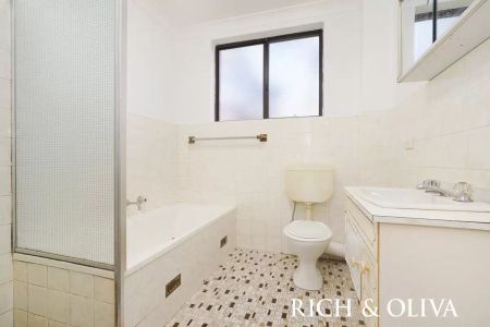 2/37 Bland Street, Ashfield - Photo 4