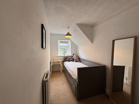 2 Bed Flat, North Grange Road, LS6 - Photo 4