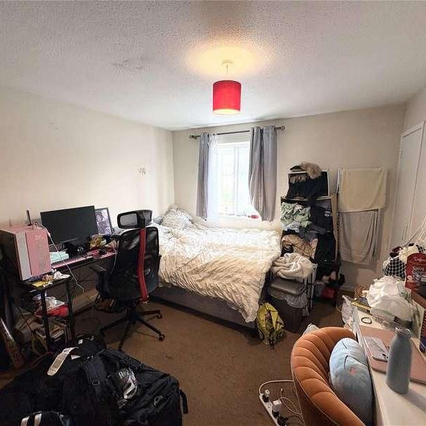 Britania Crescent, BS34 - Photo 1