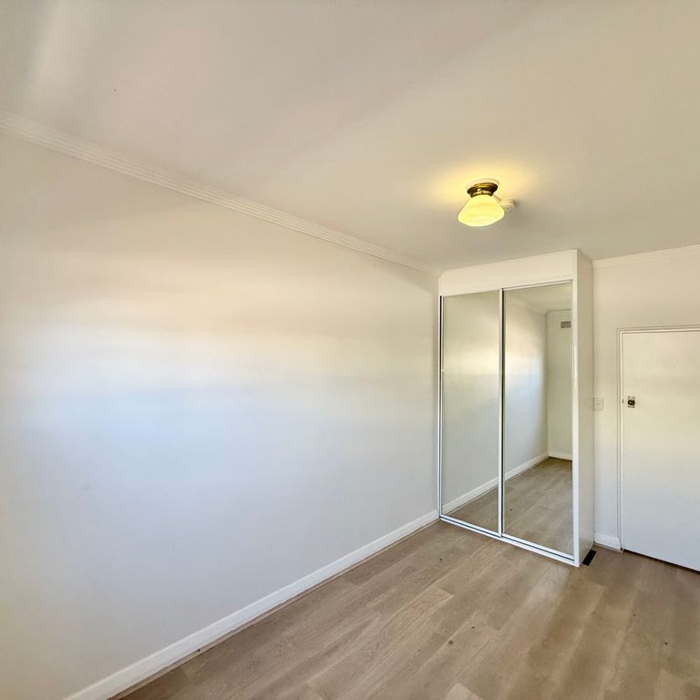 1/127 Tudor Street, Hamilton - Photo 1