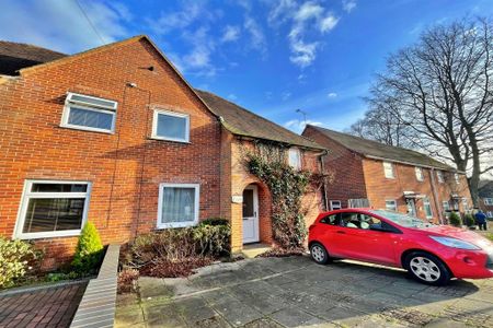 3 bedroom semi-detached house to rent - Photo 5