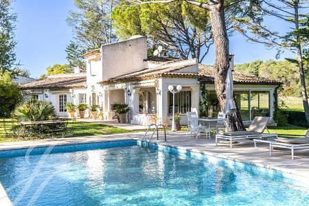 Maison à louer Mougins, Cote d'Azur, France - Photo 2