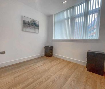 Laporte Way, Luton, LU4 - Photo 2