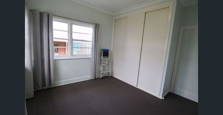 Italian Rendered Brick Home, Close To CBD. - Photo 4