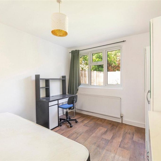 3 bedroom flat to rent - Photo 1