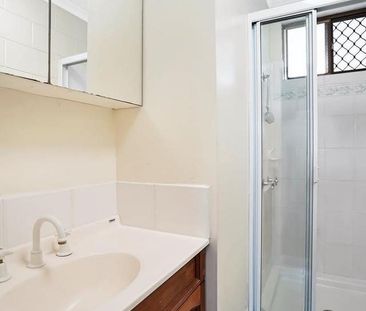 Freshly Renovated Unit in Woree - Photo 2