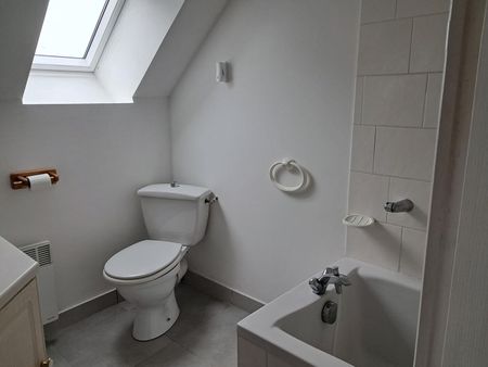 Location Maison 3 pièces 57m² MEZIERES SUR COUESNON 35140 - Photo 4