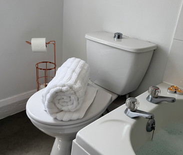 4 bedroom semi-detached house to rent - Photo 6
