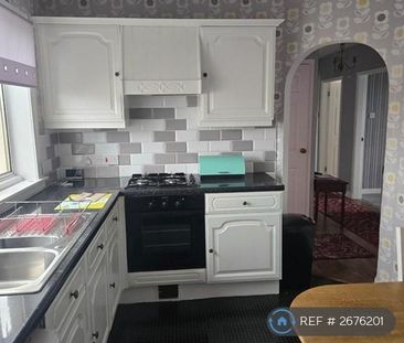 2 bedroom flat to rent - Photo 3