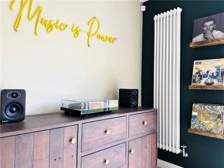 3 bedroom semi-detached house to rent - Photo 4