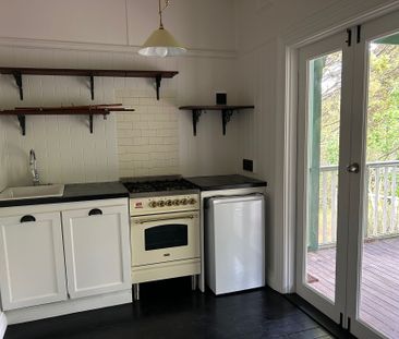 Mountain cottage on half an acre - Photo 3