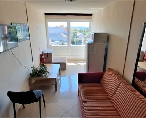 Belvárosi hotelben 3ágyas szoba kiadó!. - Fotó 1