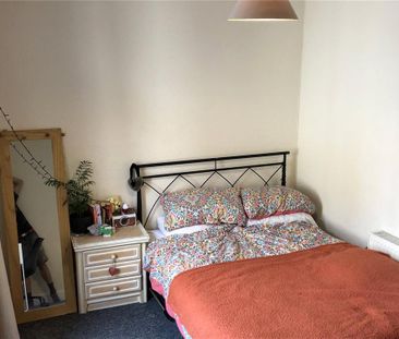 4 bedroom terraced house to rent - Photo 5